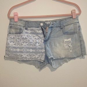 Shorts with lace detail